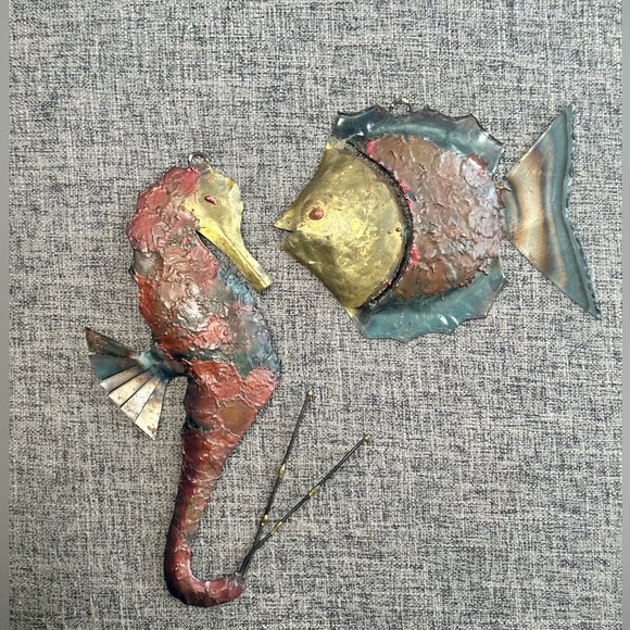 Copper Handcrafted Painted Sea Horse and Fish - Picture 4 of 7